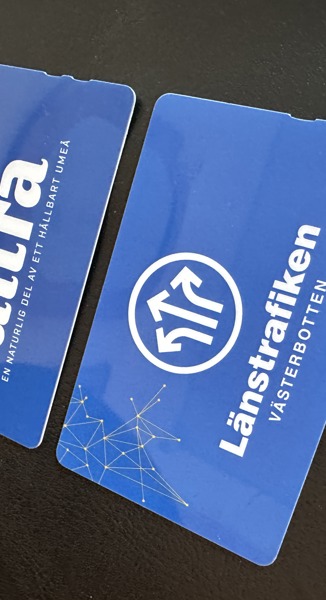 Nya busskort för Länstrafiken och Ultra, korten har taktila markeringar