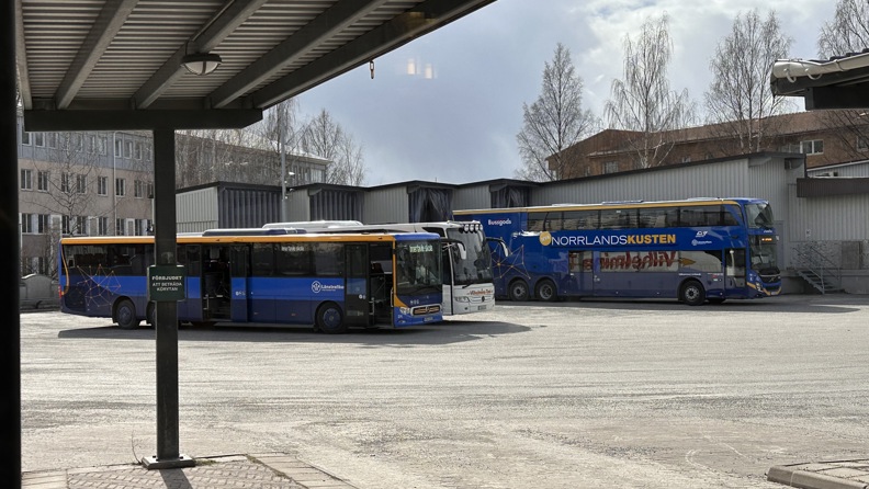 En plattform på Umeå Busstation